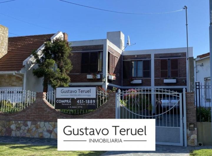 Casa · 241m² · 5 Ambientes · 1 Cochera