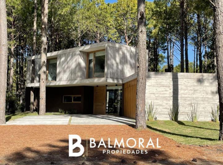 Casa · 238m² · 4 Ambientes