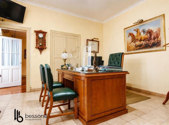Casa · 286m² · 7 Ambientes · 1 Cochera
