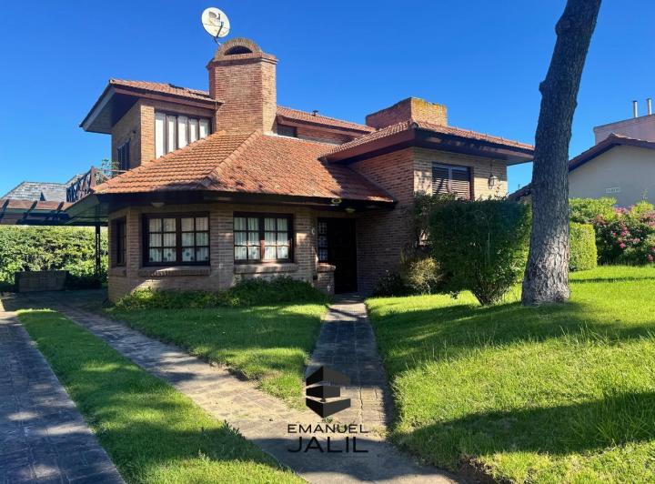 Casa · 170m² · 5 Ambientes · 1 Cochera