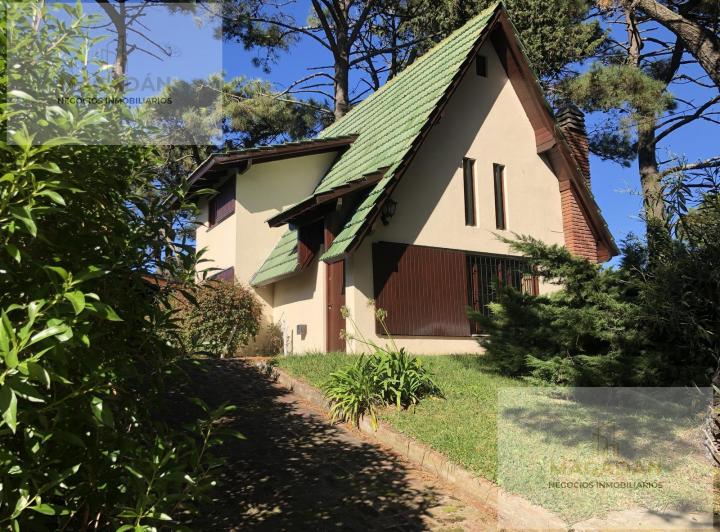Casa · 80m² · 4 Ambientes · 1 Cochera