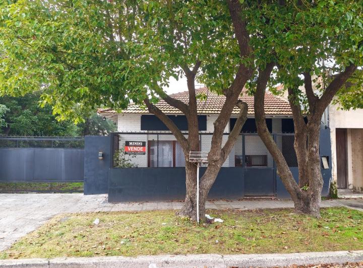 Casa · 200m² · 3 Ambientes · 1 Cochera