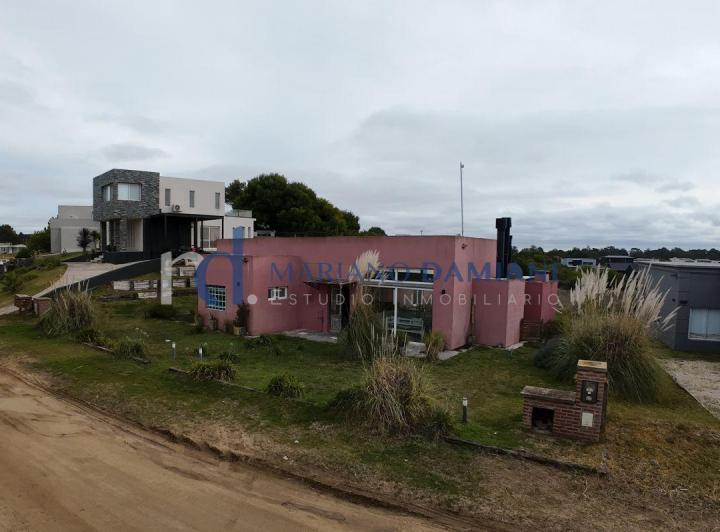 Casa · 140m² · 5 Ambientes