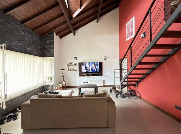 Casa · 145m² · 4 Ambientes · 1 Cochera