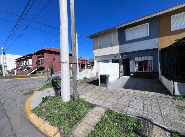 Casa · 43m² · 3 Ambientes · 1 Cochera