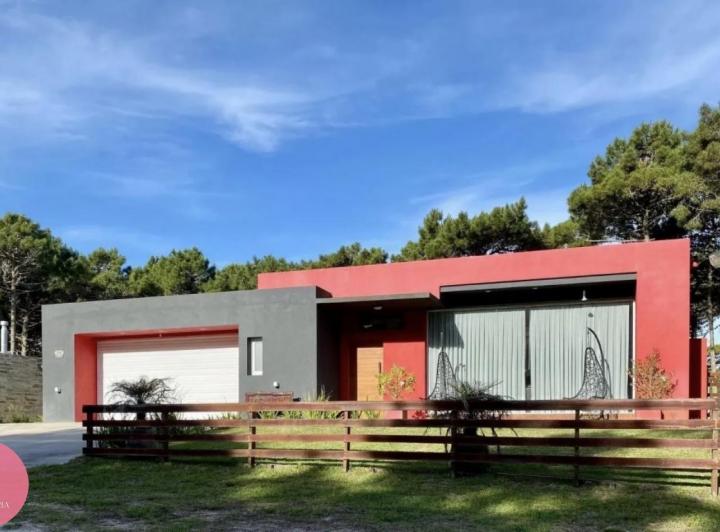Casa · 180m² · 5 Ambientes · 1 Cochera
