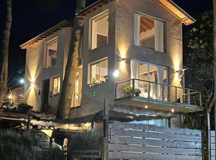 Casa · 200m² · 4 Ambientes