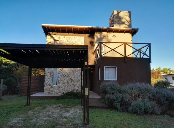 Casa · 110m² · 4 Ambientes · 1 Cochera
