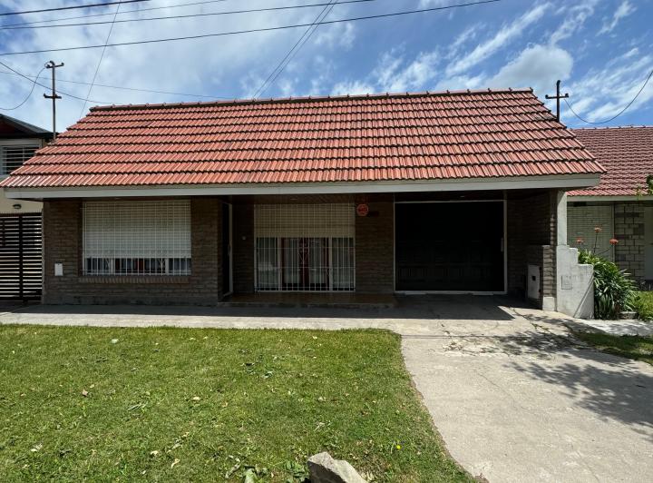 Casa · 100m² · 3 Ambientes · 1 Cochera