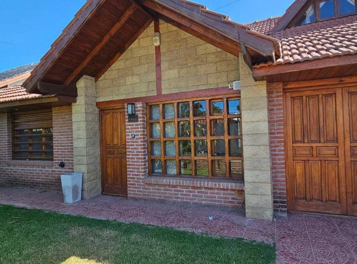 Casa · 90m² · 3 Ambientes · 1 Cochera