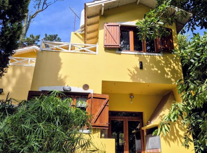 Casa · 103m² · 4 Ambientes · 1 Cochera