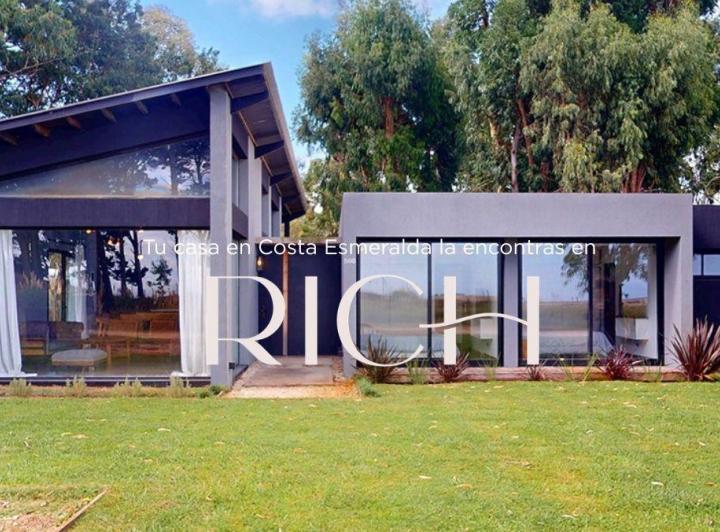 Casa · 220m² · 5 Ambientes