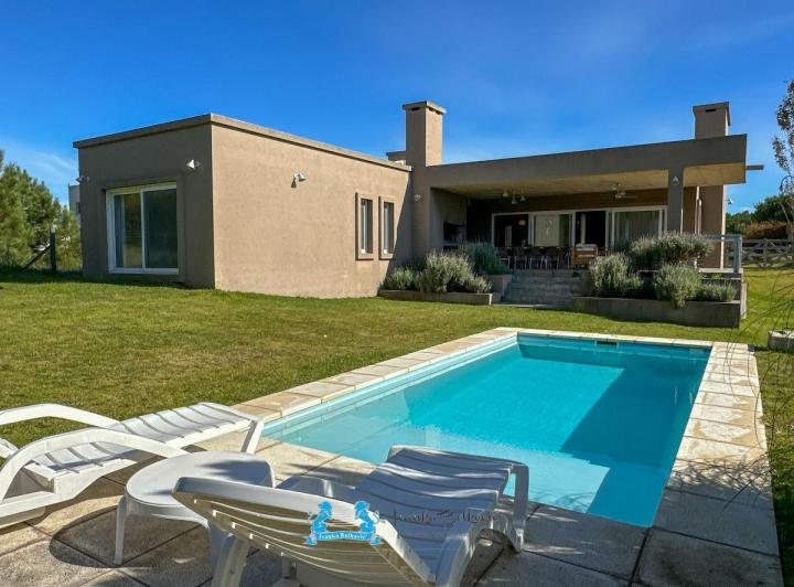 Casa · 200m² · 5 Ambientes · 1 Cochera