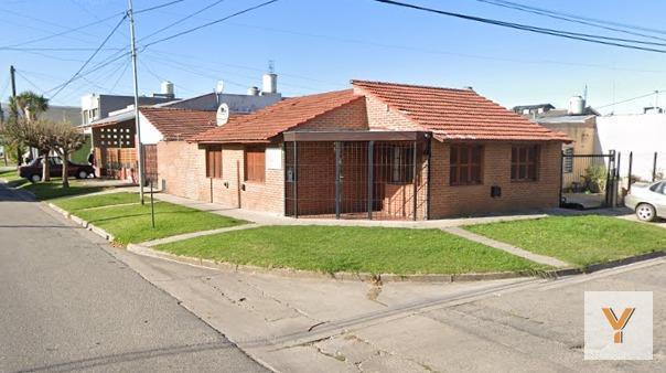 Casa · 107m² · 3 Ambientes · 1 Cochera