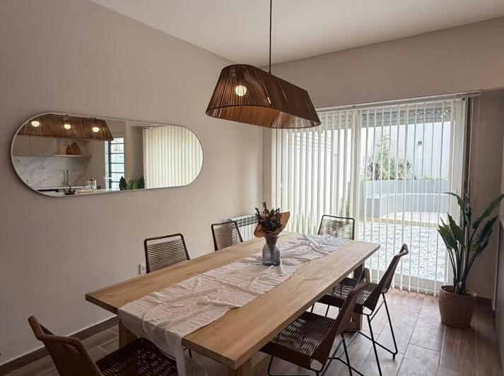 Casa · 80m² · 4 Ambientes · 2 Cocheras