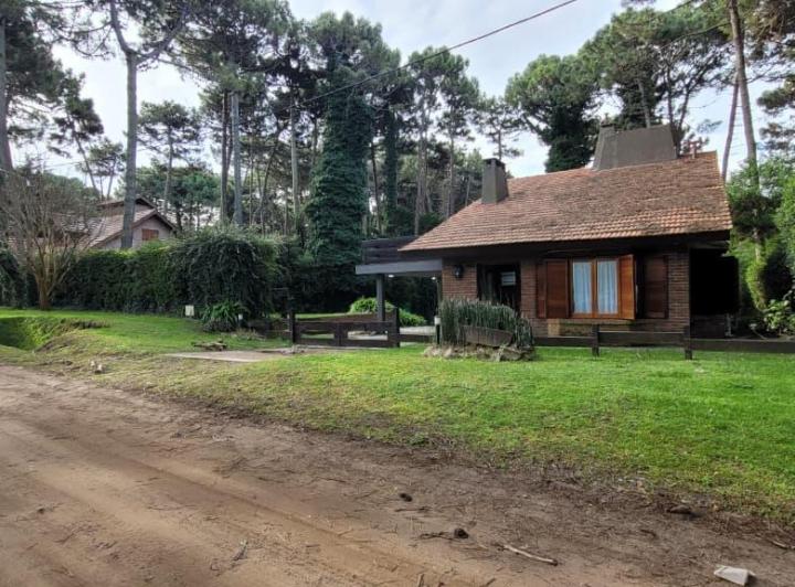 Casa · 200m² · 5 Dormitorios