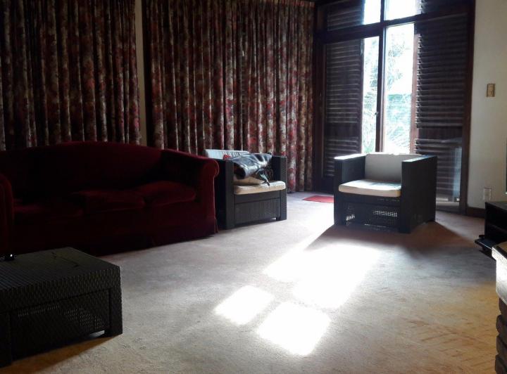 Casa · 220m² · 4 Ambientes · 1 Cochera