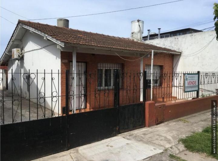 Casa · 135m² · 2 Ambientes · 1 Cochera