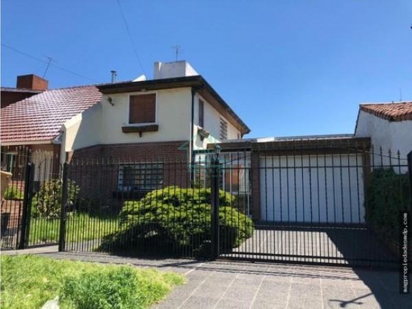 Casa · 210m² · 5 Ambientes