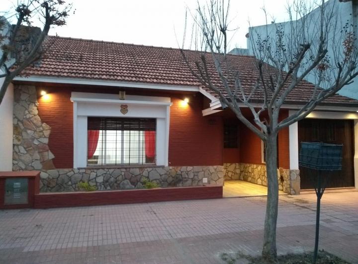 Casa · 92m² · 3 Ambientes · 1 Cochera