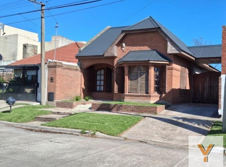 Casa · 280m² · 6 Ambientes