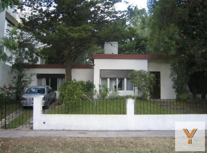 Casa · 115m² · 4 Ambientes · 2 Cocheras