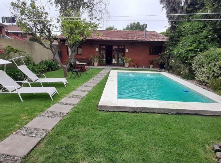 Casa · 170m² · 3 Ambientes · 2 Cocheras