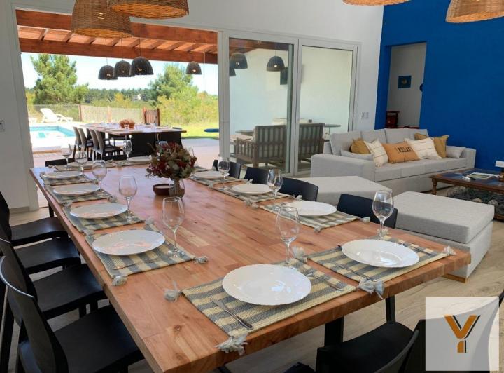 Casa · 171m² · 5 Ambientes · 2 Cocheras