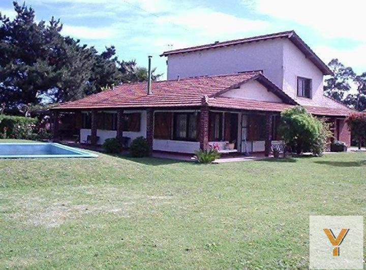 Casa · 280m² · 4 Ambientes
