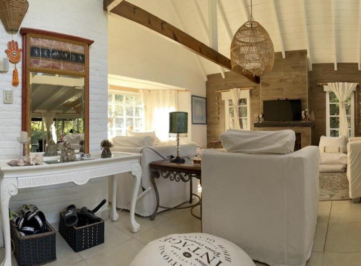 Casa · 180m² · 5 Ambientes · 2 Cocheras