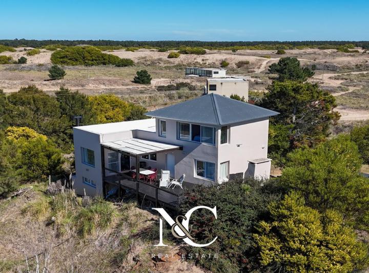 Casa · 150m² · 3 Ambientes · 1 Cochera