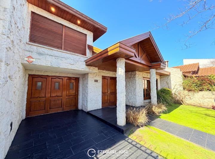 Casa · 147m² · 4 Ambientes · 1 Cochera
