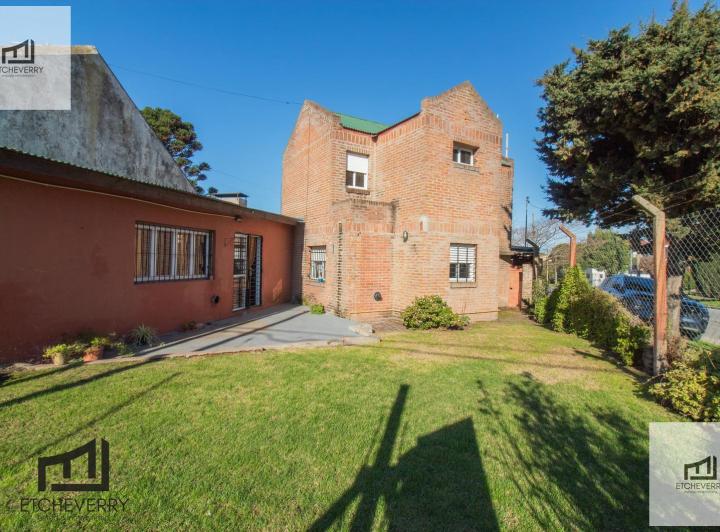 Casa · 155m² · 4 Ambientes · 1 Cochera