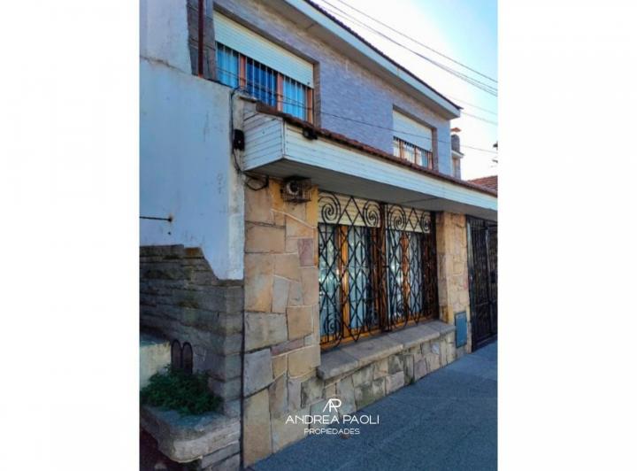 Casa · 198m² · 4 Ambientes · 1 Cochera