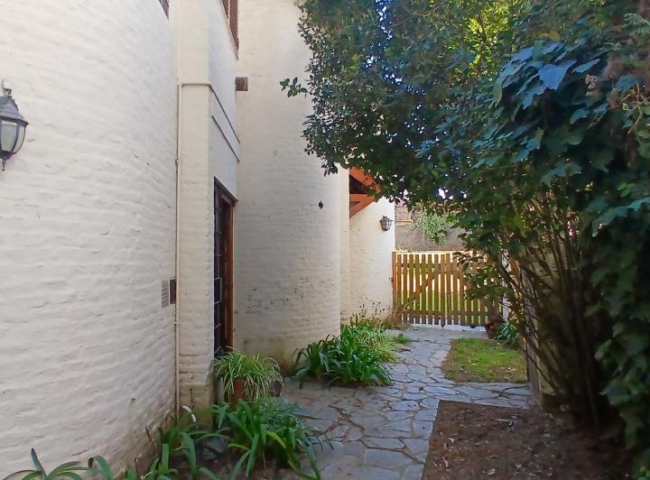 Casa · 70m² · 2 Dormitorios · 1 Cochera