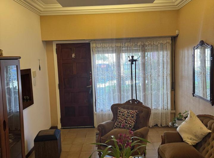 Casa · 3 Dormitorios · 1 Cochera