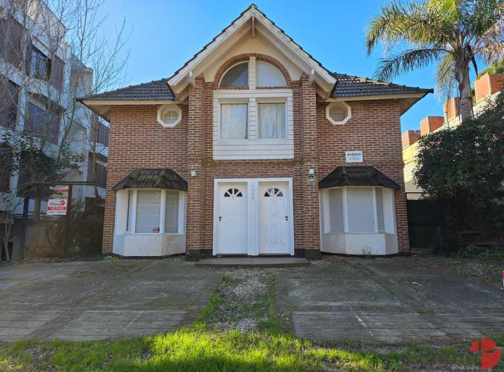 Casa · 101m² · 2 Dormitorios · 1 Cochera