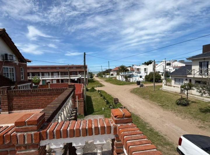 Casa · 95m² · 4 Ambientes · 1 Cochera