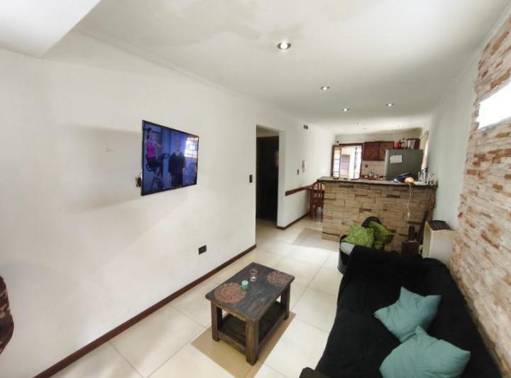 Casa · 94m² · 3 Ambientes · 5 Cocheras