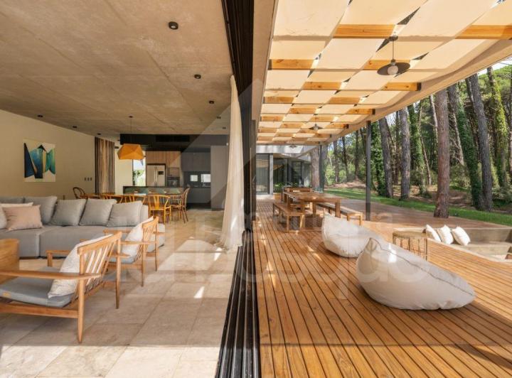 Casa · 285m² · 5 Ambientes