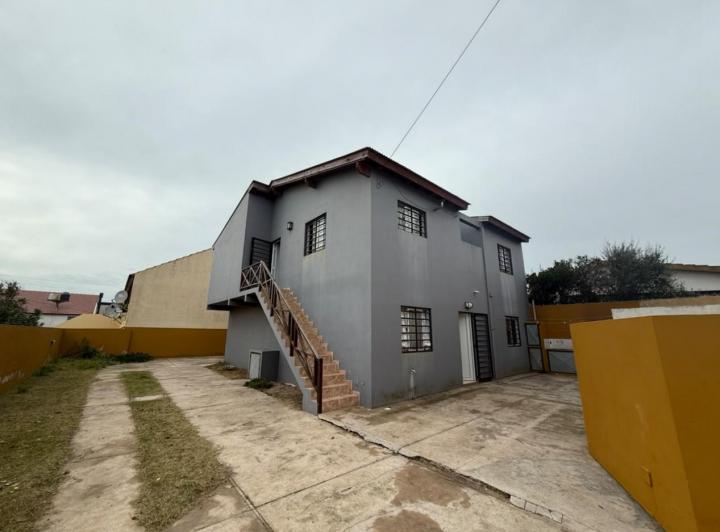 Casa · 135m² · 9 Ambientes · 3 Cocheras