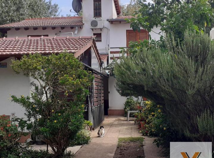 Casa · 100m² · 5 Ambientes · 1 Cochera