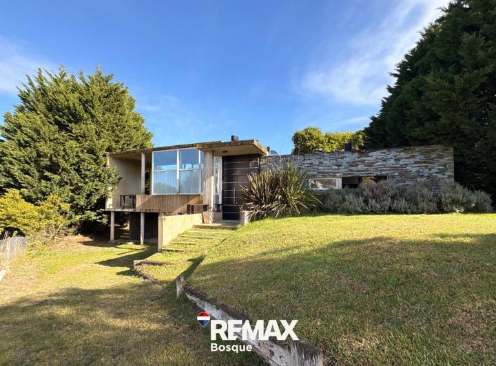 Casa · 160m² · 4 Ambientes · 1 Cochera
