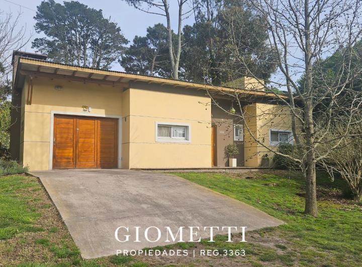 Casa · 96m² · 3 Ambientes · 1 Cochera