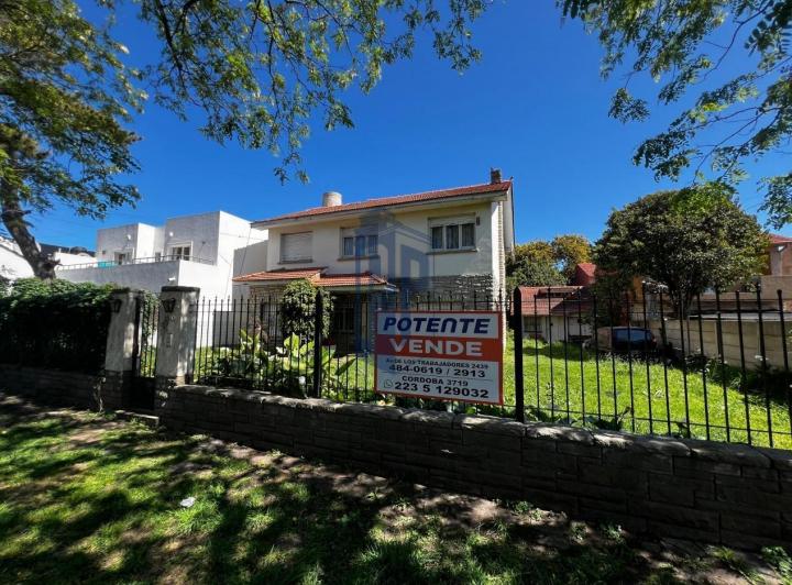 Casa · 250m² · 5 Ambientes