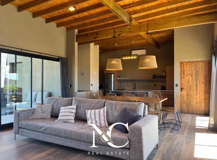 Casa · 314m² · 6 Ambientes