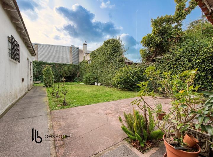 Casa · 142m² · 4 Ambientes · 3 Cocheras