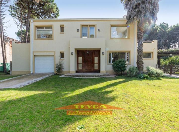 Casa · 279m² · 4 Ambientes · 1 Cochera
