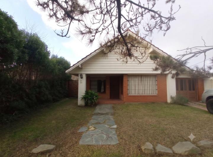 Casa · 177m² · 5 Ambientes · 3 Cocheras
