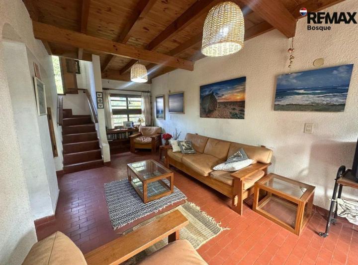 Casa · 86m² · 4 Ambientes · 1 Cochera